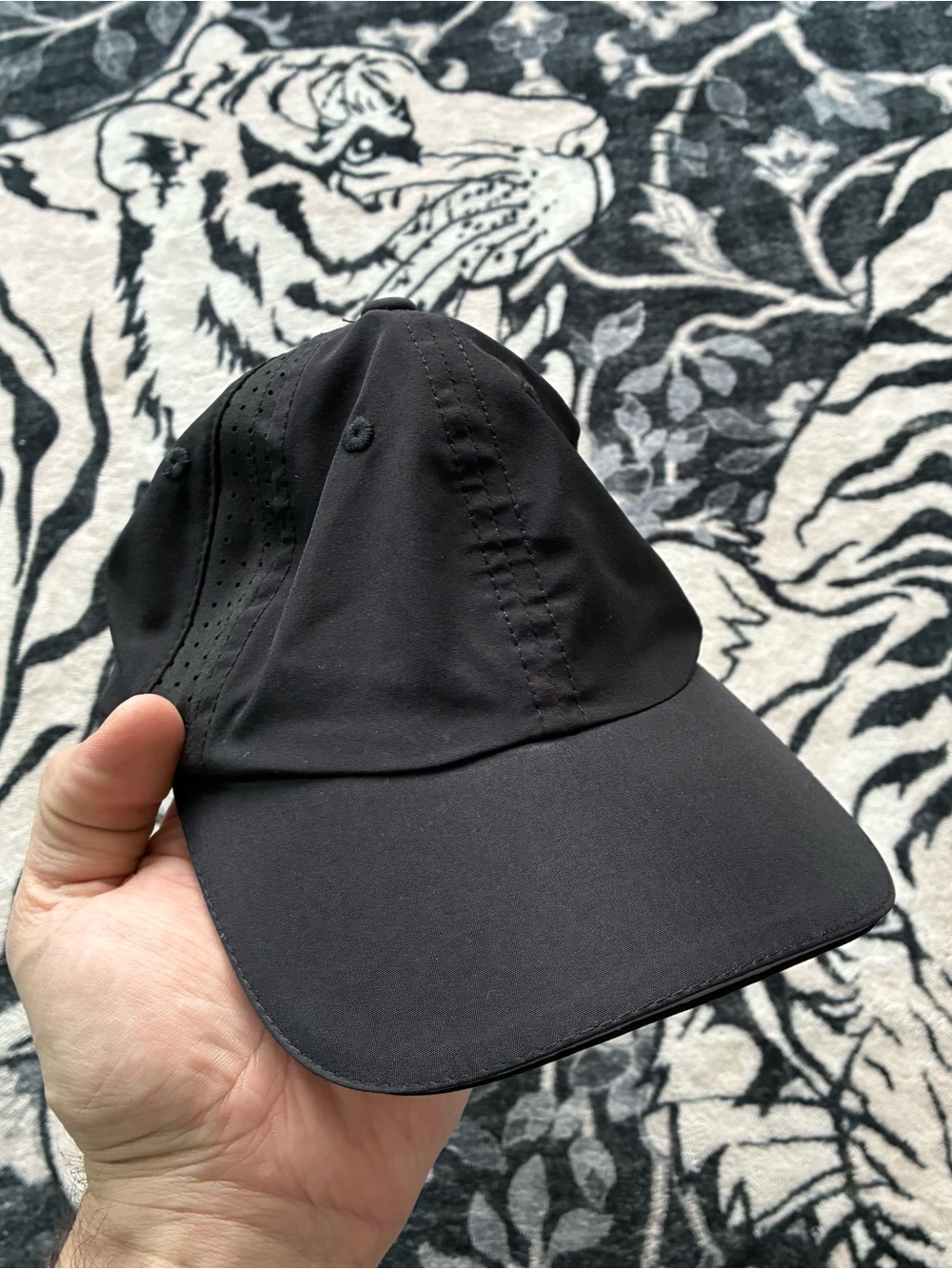 018 - WOMENS SWEATY BETTY ATHLETIC BLACK HAT